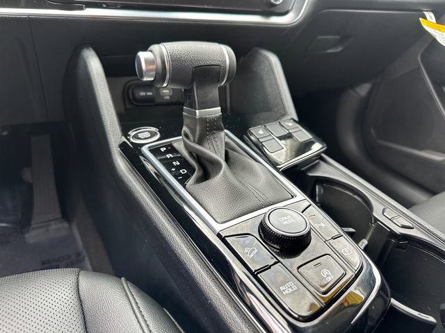 Used 2025 Kia Sportage EX image 24