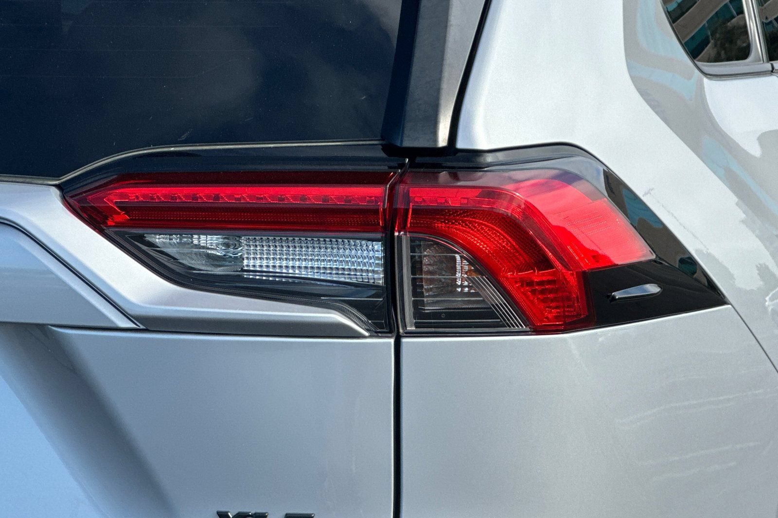 Used 2020 Toyota RAV4 XLE Premium FWD image 48