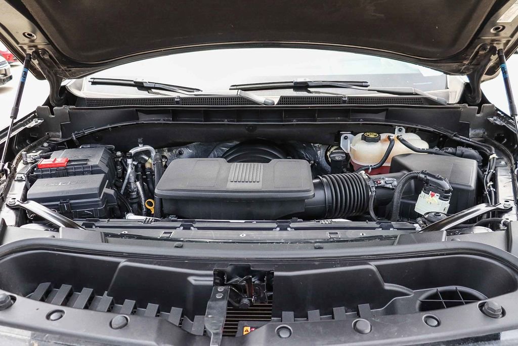Used 2023 GMC Yukon Denali RWD image 34