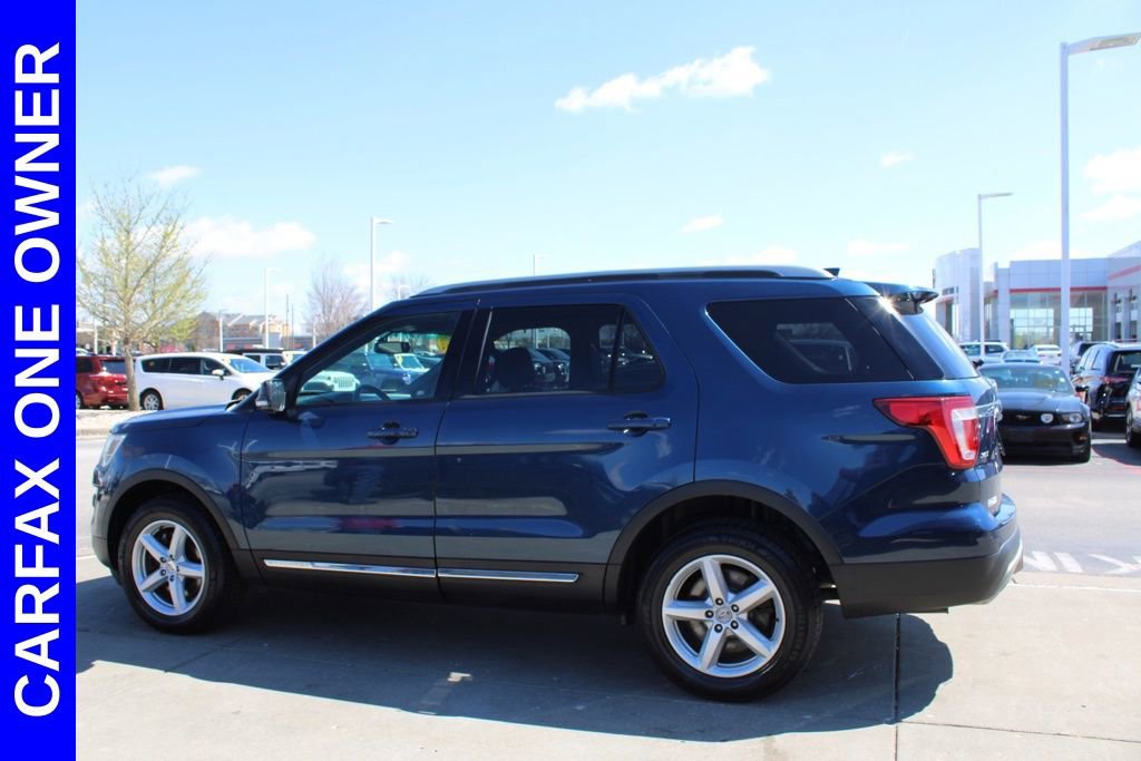 Used 2016 Ford Explorer XLT w/ Equipment Group 202A AWD/4WD image 4