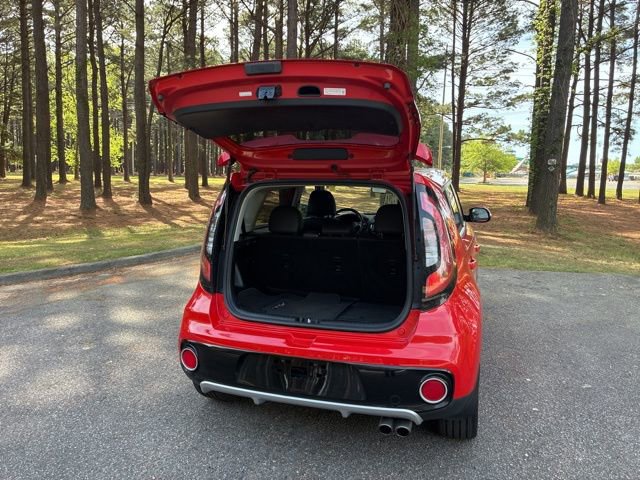 Used 2018 Kia Soul ! FWD image 18