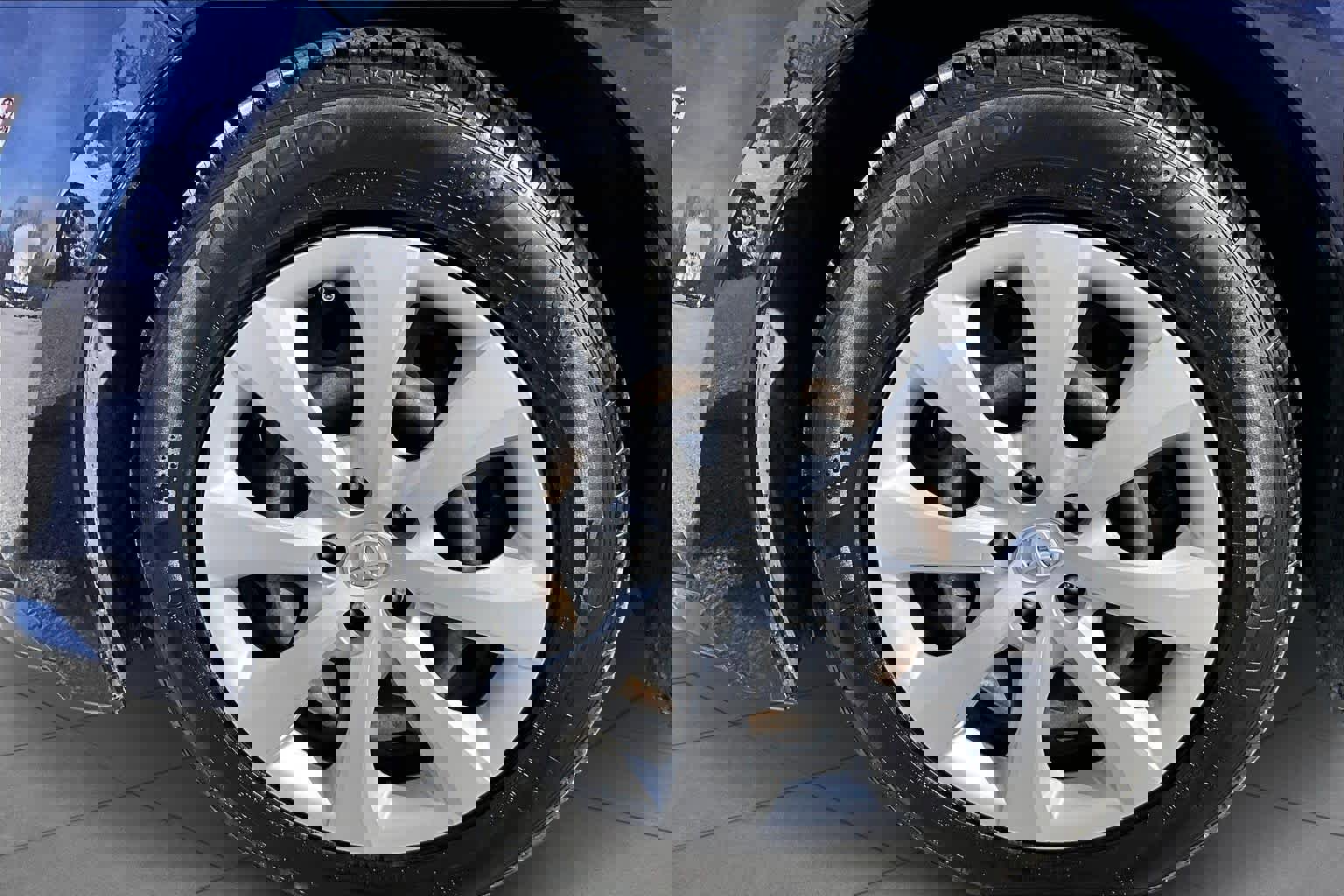 Used 2022 Toyota Corolla LE image 11