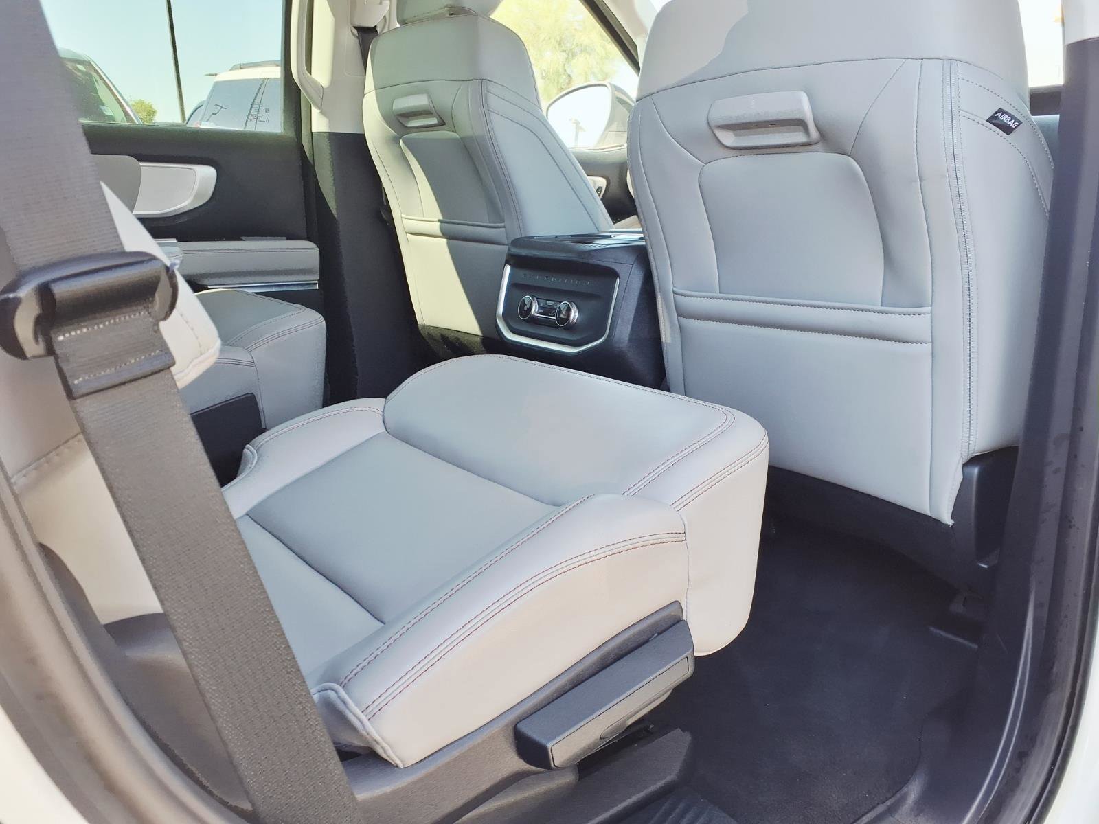 Certified 2025 Ford Expedition Active image 13