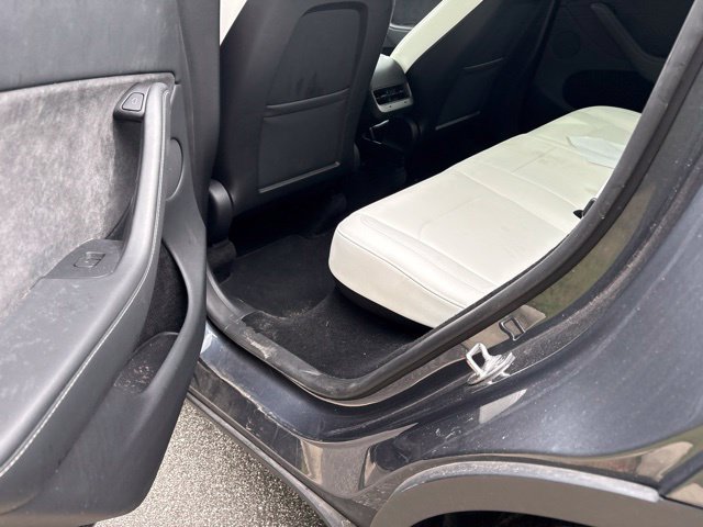 Used 2023 Tesla Model Y Long Range AWD/4WD image 10