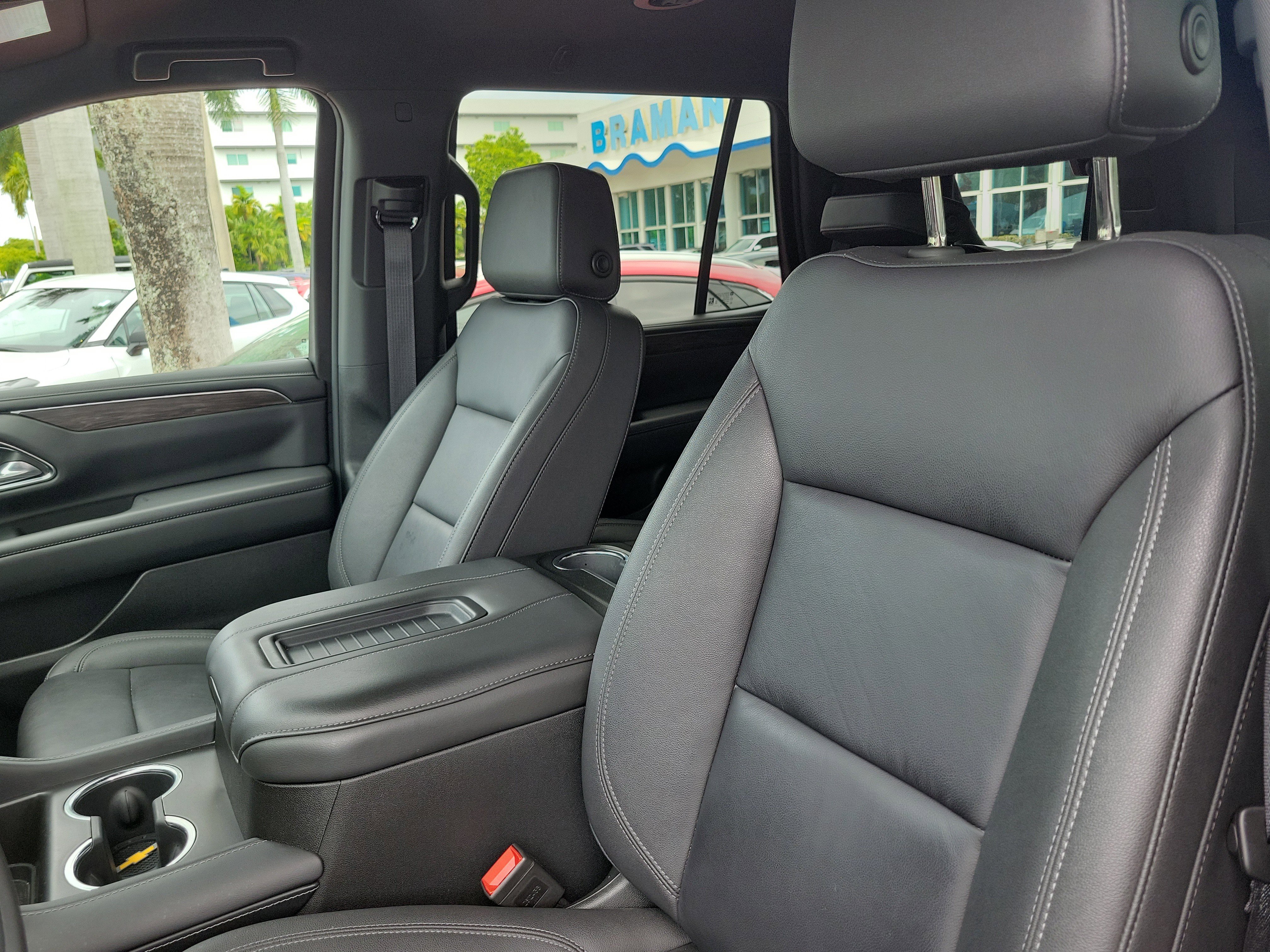 Used 2024 Chevrolet Tahoe LT RWD image 16