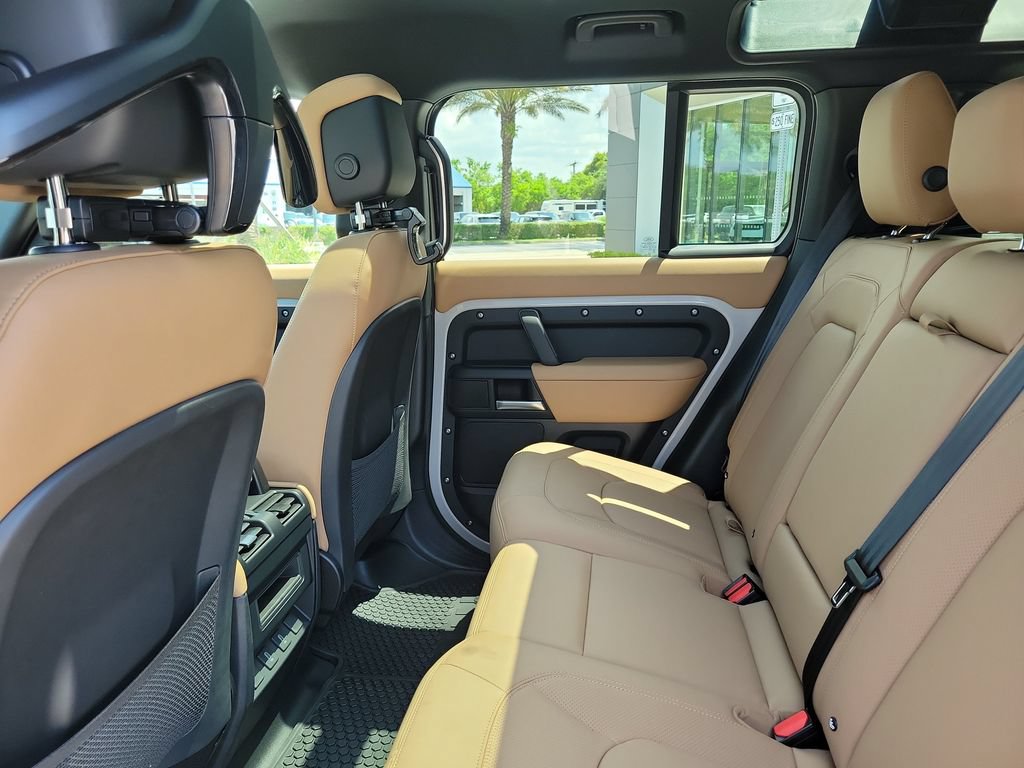 New 2026 Land Rover Defender 110 X-Dynamic SE AWD/4WD image 15