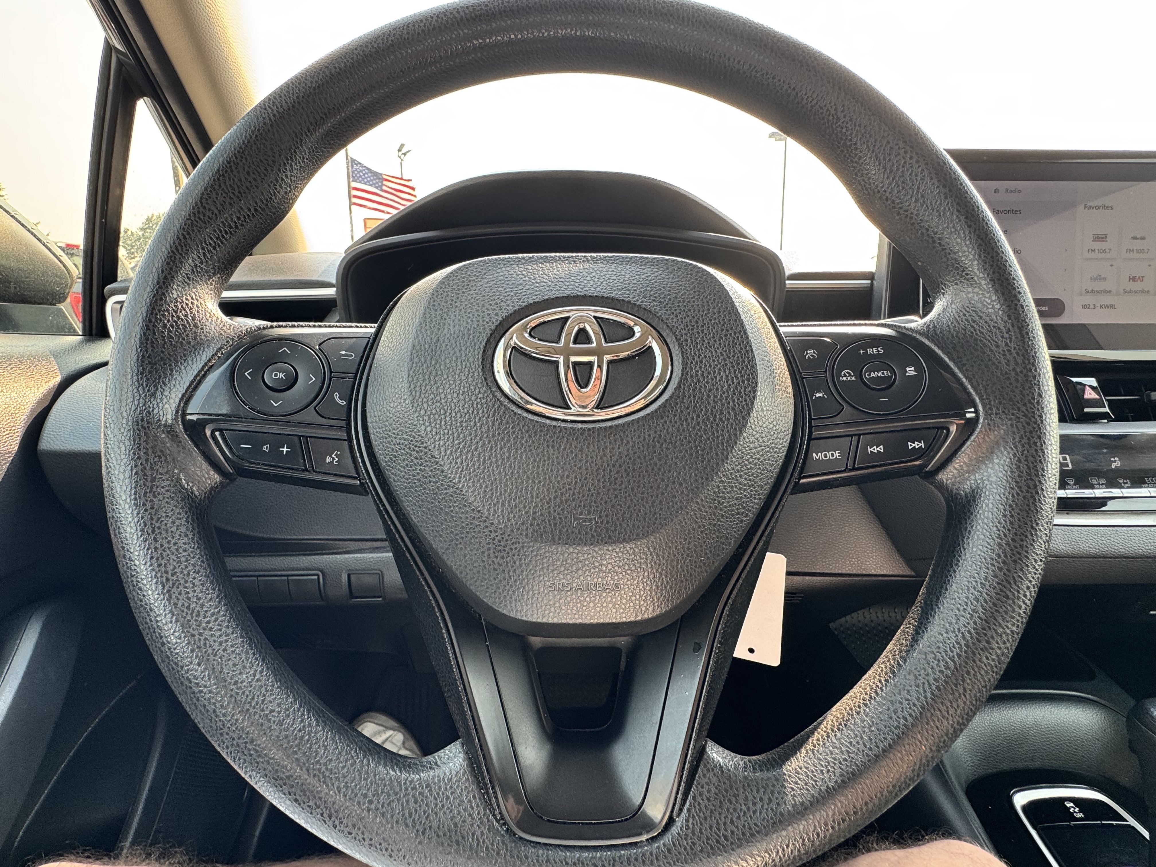 Used 2026 Toyota Corolla LE FWD image 11