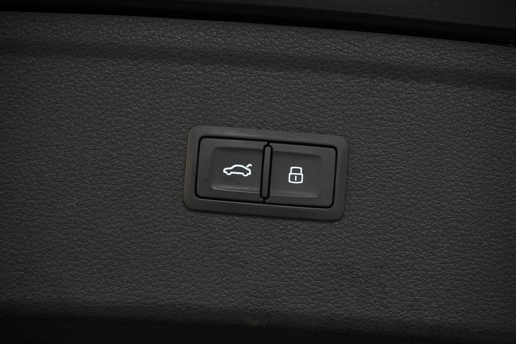 Used 2019 Audi Q5 2.0T Premium w/ Convenience Package image 11