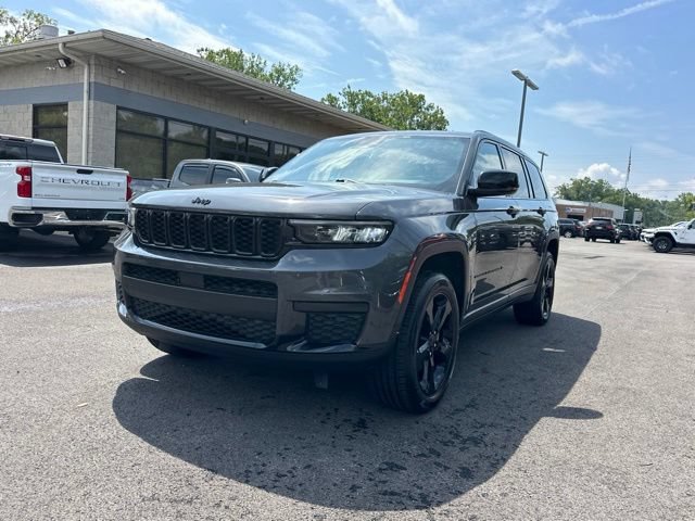 Used 2023 Jeep Grand Cherokee L Laredo AWD/4WD image 21