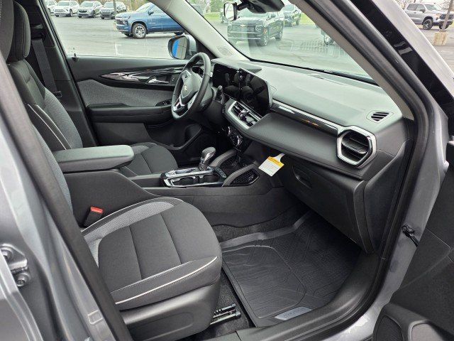 New 2026 Chevrolet TrailBlazer LT w/ LT Cold Weather Package FWD image 13