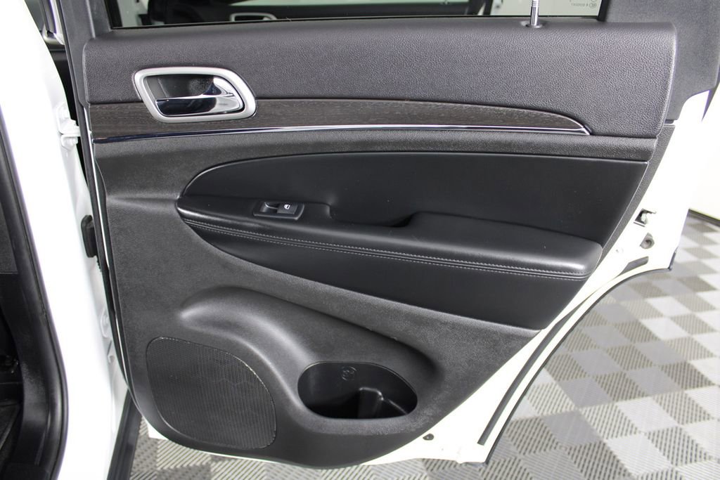 Used 2018 Jeep Grand Cherokee Limited image 32