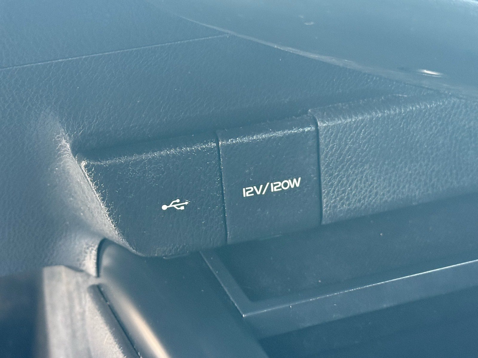 Used 2020 Toyota Camry LE w/ Carpet Mat Package FWD image 24