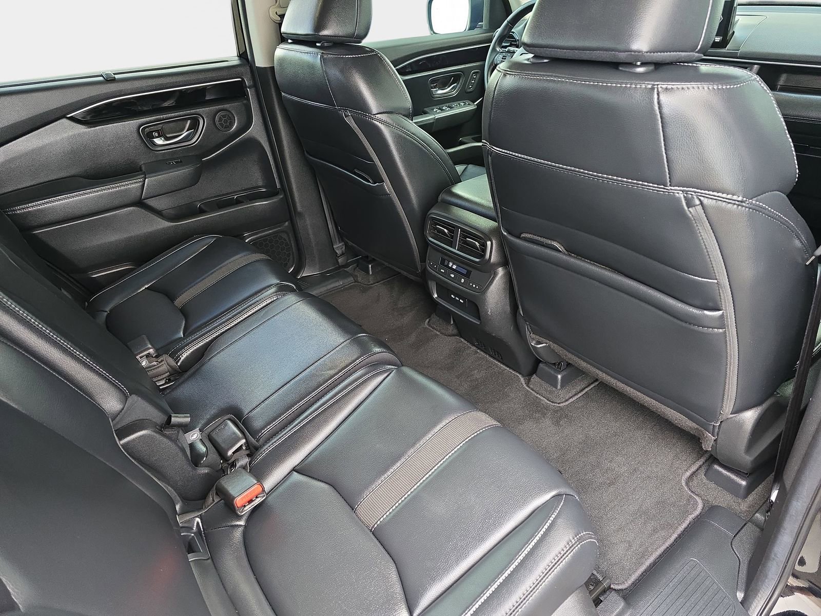 Certified 2025 Honda Pilot Touring image 11