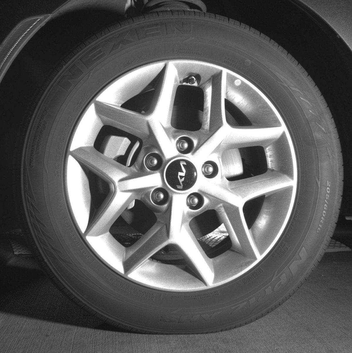 Used 2025 Kia Soul LX w/ LX Technology Package FWD image 12