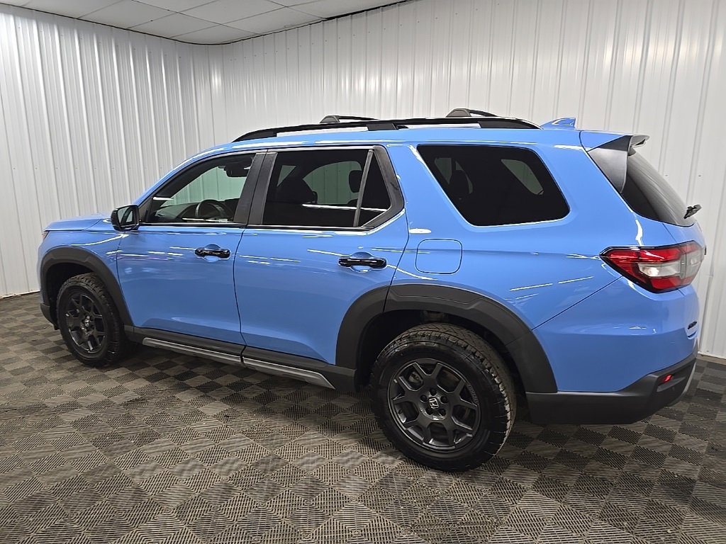 Used 2023 Honda Pilot TrailSport image 4