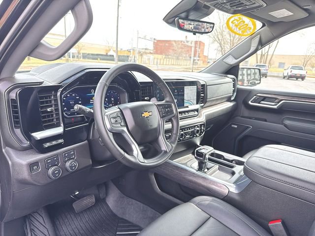 Used 2025 Chevrolet Silverado 1500 LTZ image 10