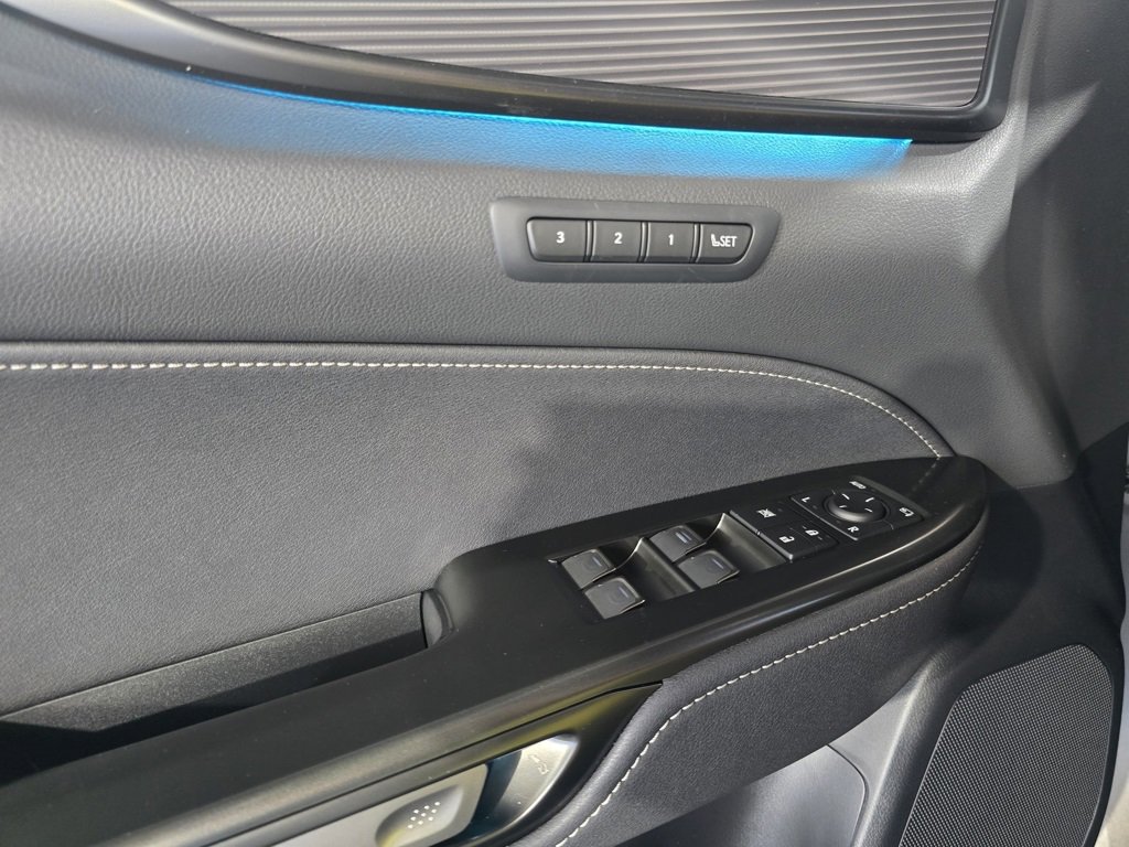 Used 2025 Lexus NX 450h+ F Sport image 13