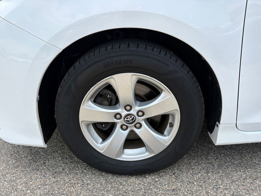 Used 2018 Toyota Sienna LE FWD image 27