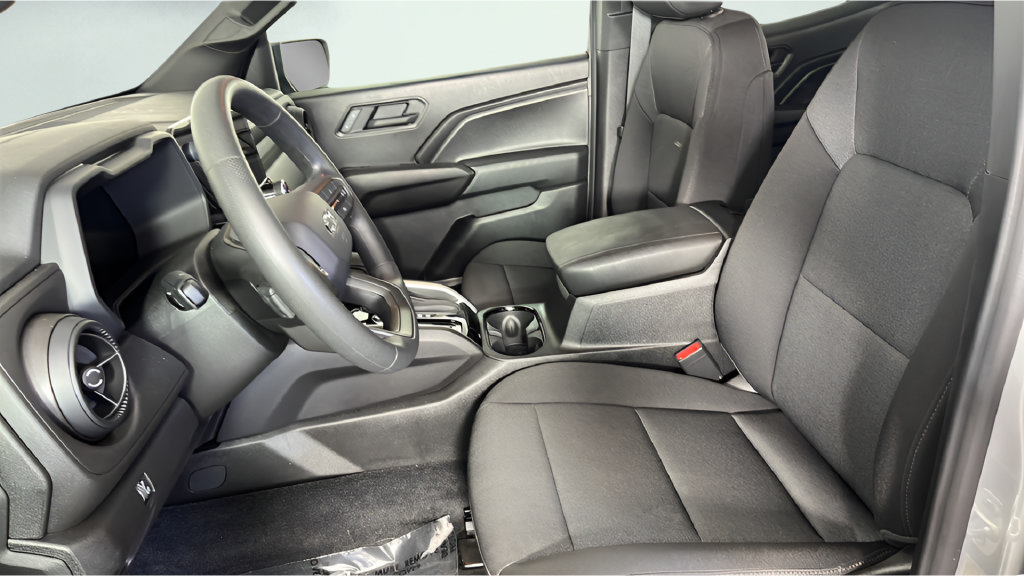Used 2025 Chevrolet Colorado Trail Boss AWD/4WD image 16
