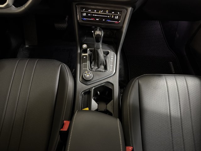 Certified 2024 Volkswagen Tiguan SE AWD/4WD image 33