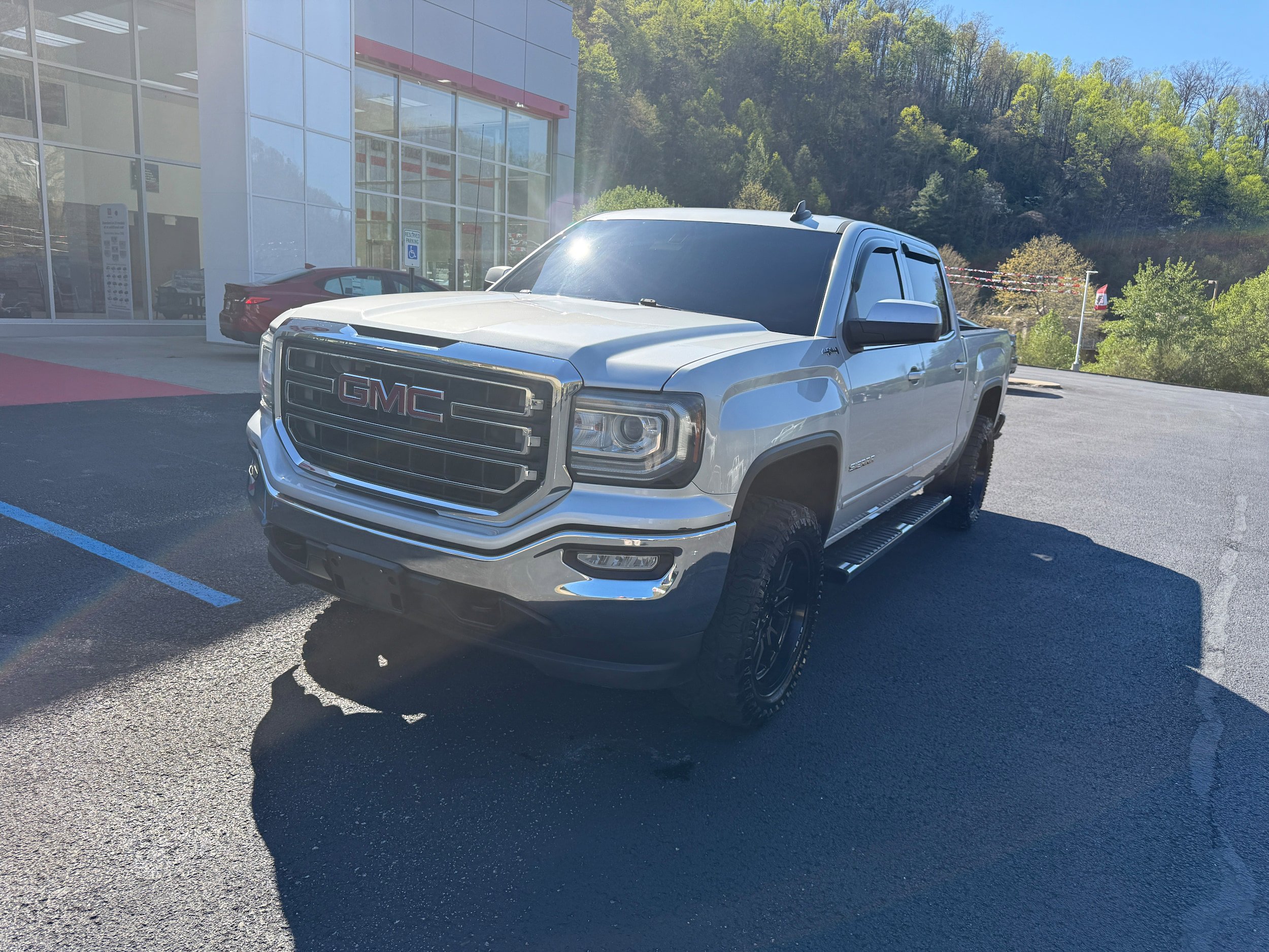 Used 2016 GMC Sierra 1500 SLE w/ SLE Value Package AWD/4WD image 3