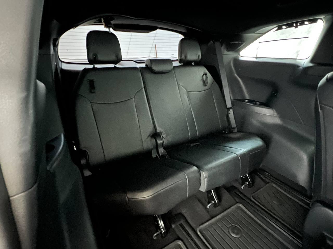 Used 2025 Toyota Sienna XSE w/ XSE Premium Package FWD image 11