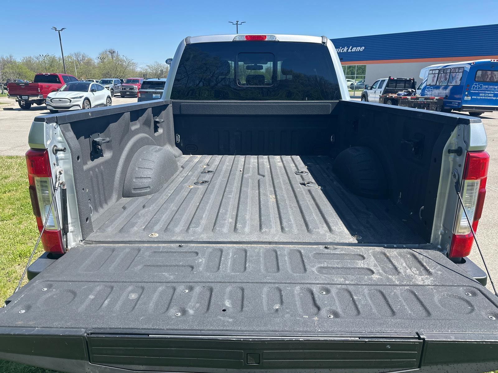 Used 2017 Ford F250 Lariat image 10