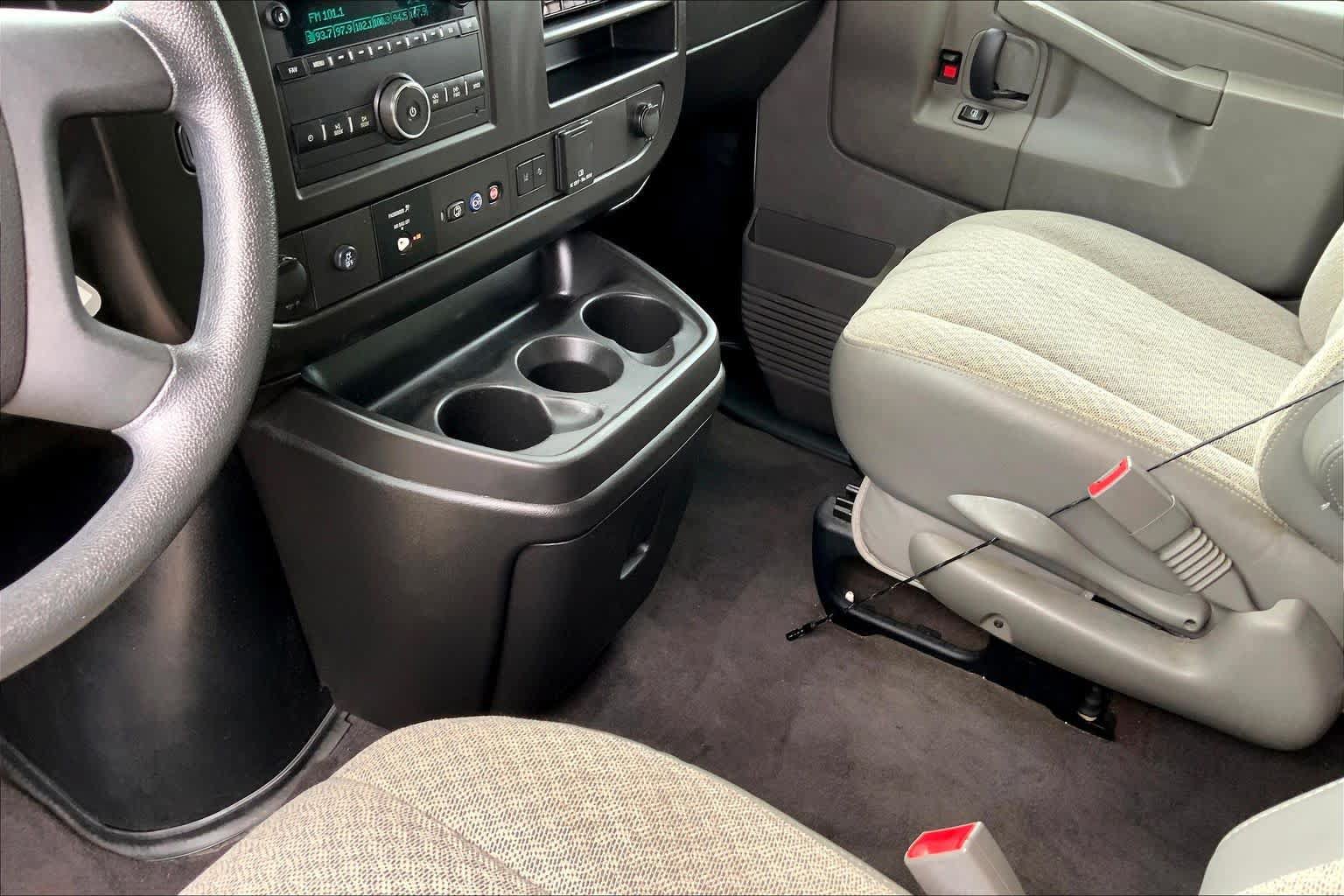 Used 2020 Chevrolet Express 2500 LT w/ LT Preferred Equipment Group RWD image 15