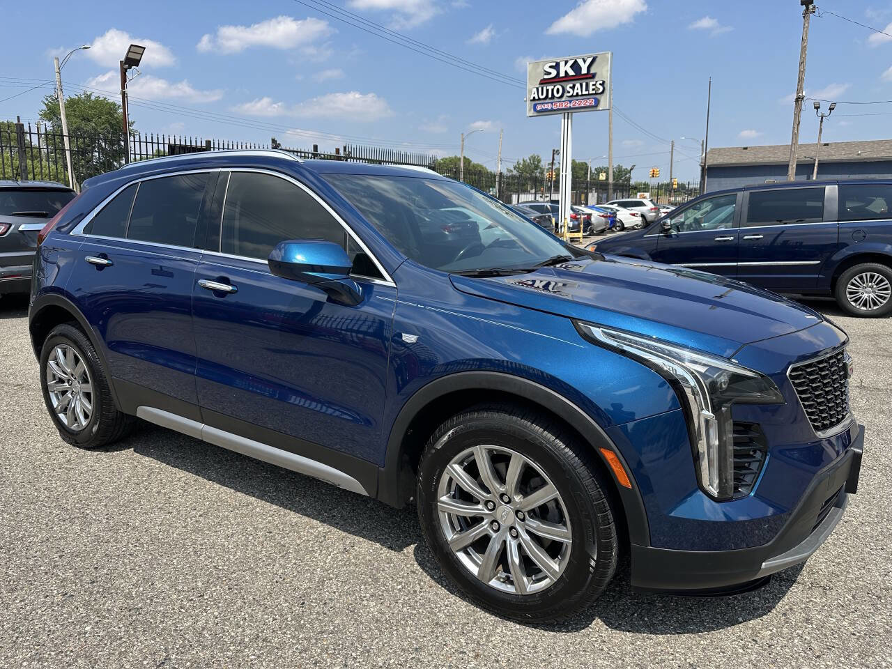 Used 2019 Cadillac XT4 Premium Luxury w/ Cold Weather Package image 3