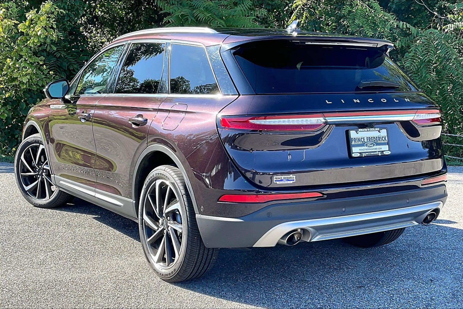 Used 2023 Lincoln Corsair Reserve w/ Equipment Group 202A AWD/4WD image 12