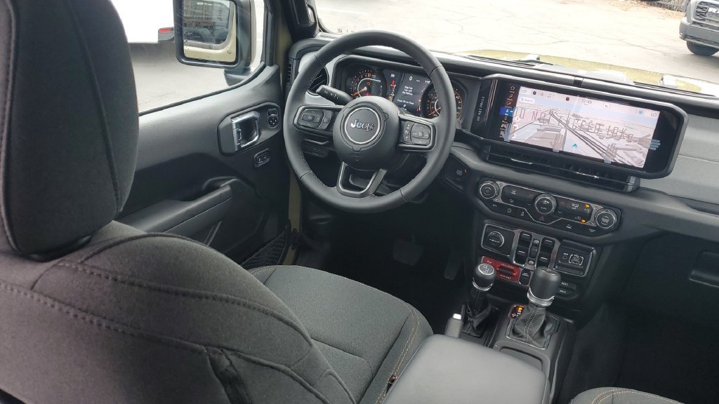 Used 2025 Jeep Gladiator Sport AWD/4WD image 11