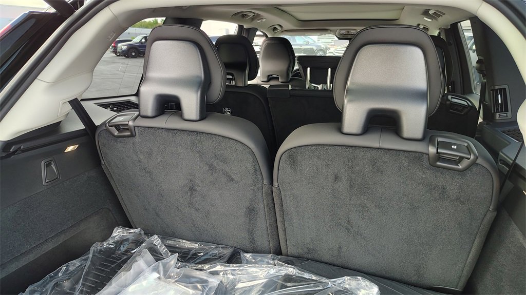 New 2026 Volvo XC90 B6 Plus w/ Protection Package Premier image 34