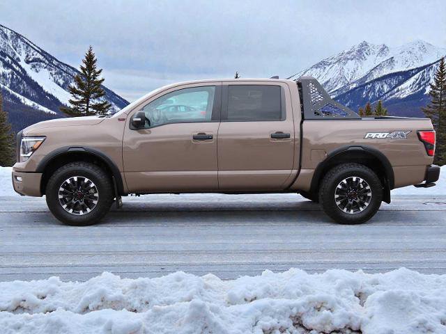 Used 2022 Nissan Titan PRO-4X w/ Pro-4x Convenience Package image 3