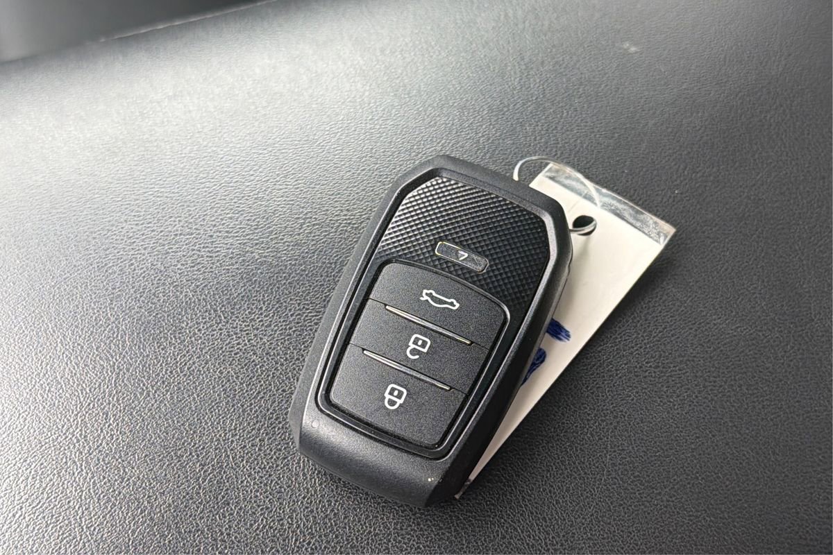 Used 2021 MAZDA MAZDA3 s image 34