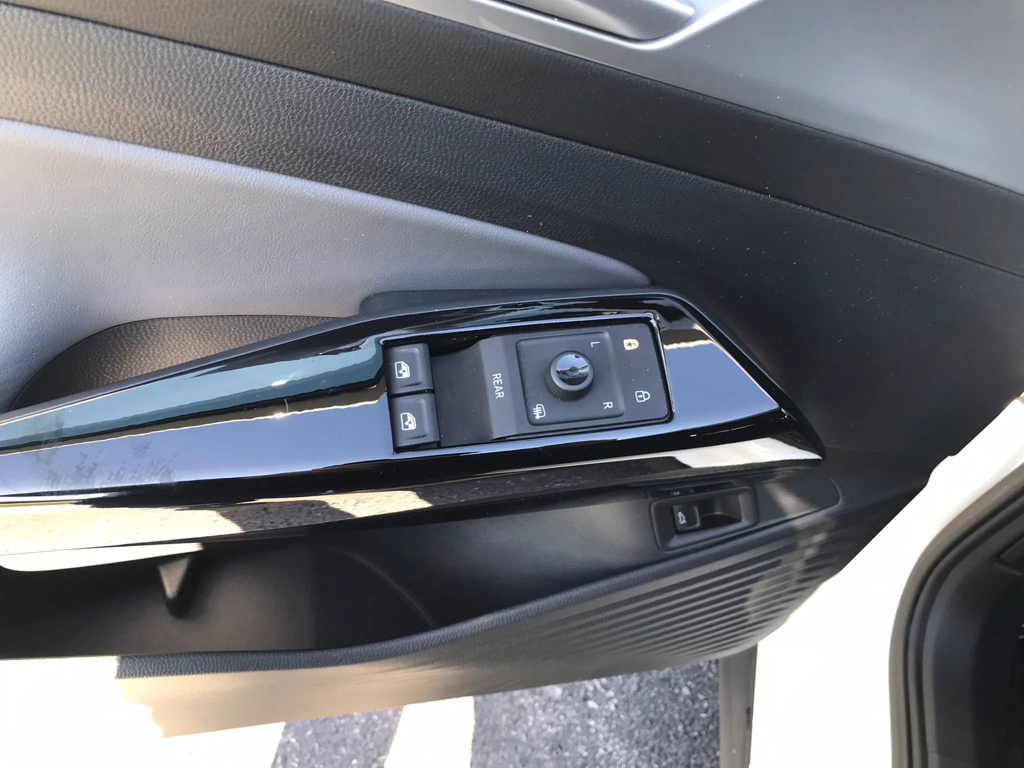 Used 2023 Volkswagen ID.4 Pro S Plus image 12