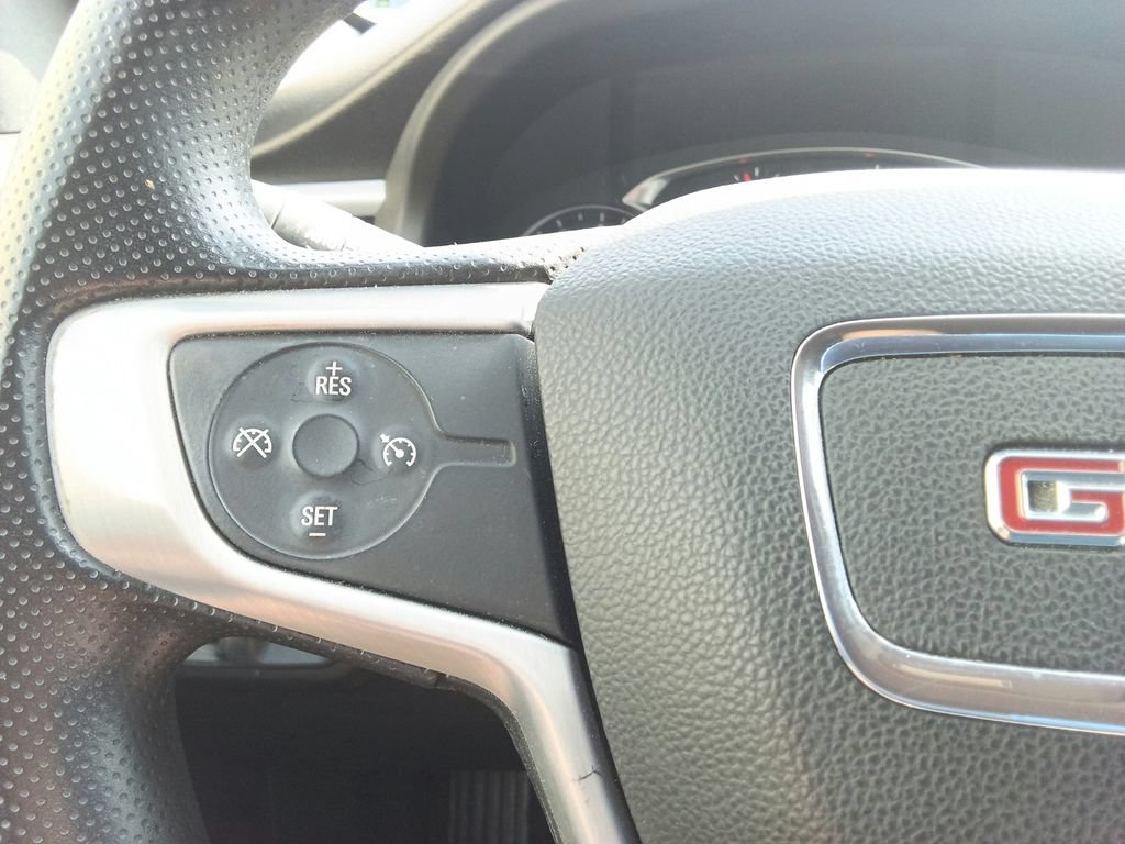 Used 2021 GMC Acadia SLE w/ Driver Convenience Package FWD image 23