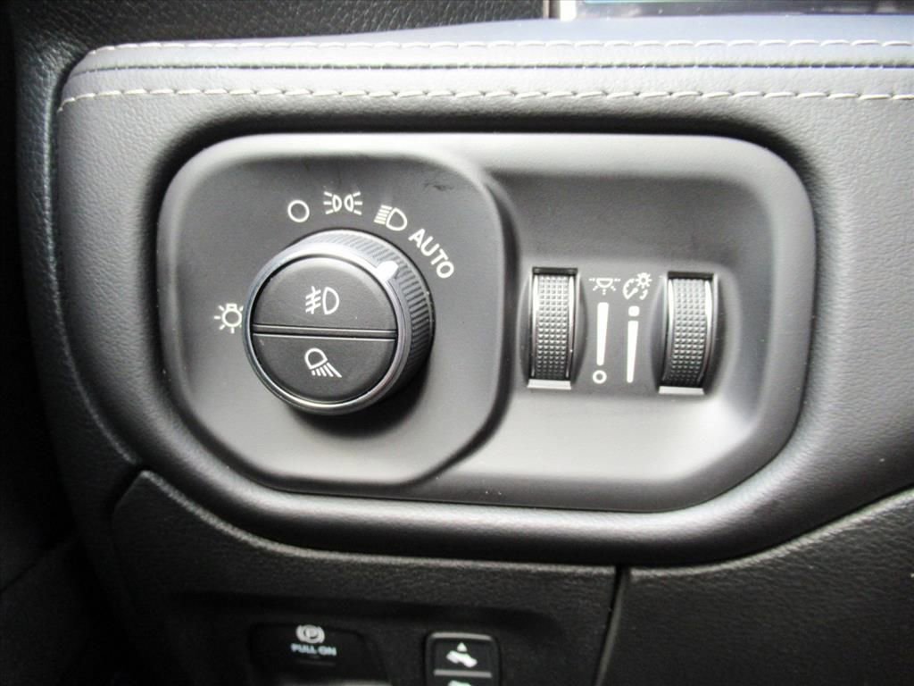 Used 2026 RAM 1500 Limited AWD/4WD image 25
