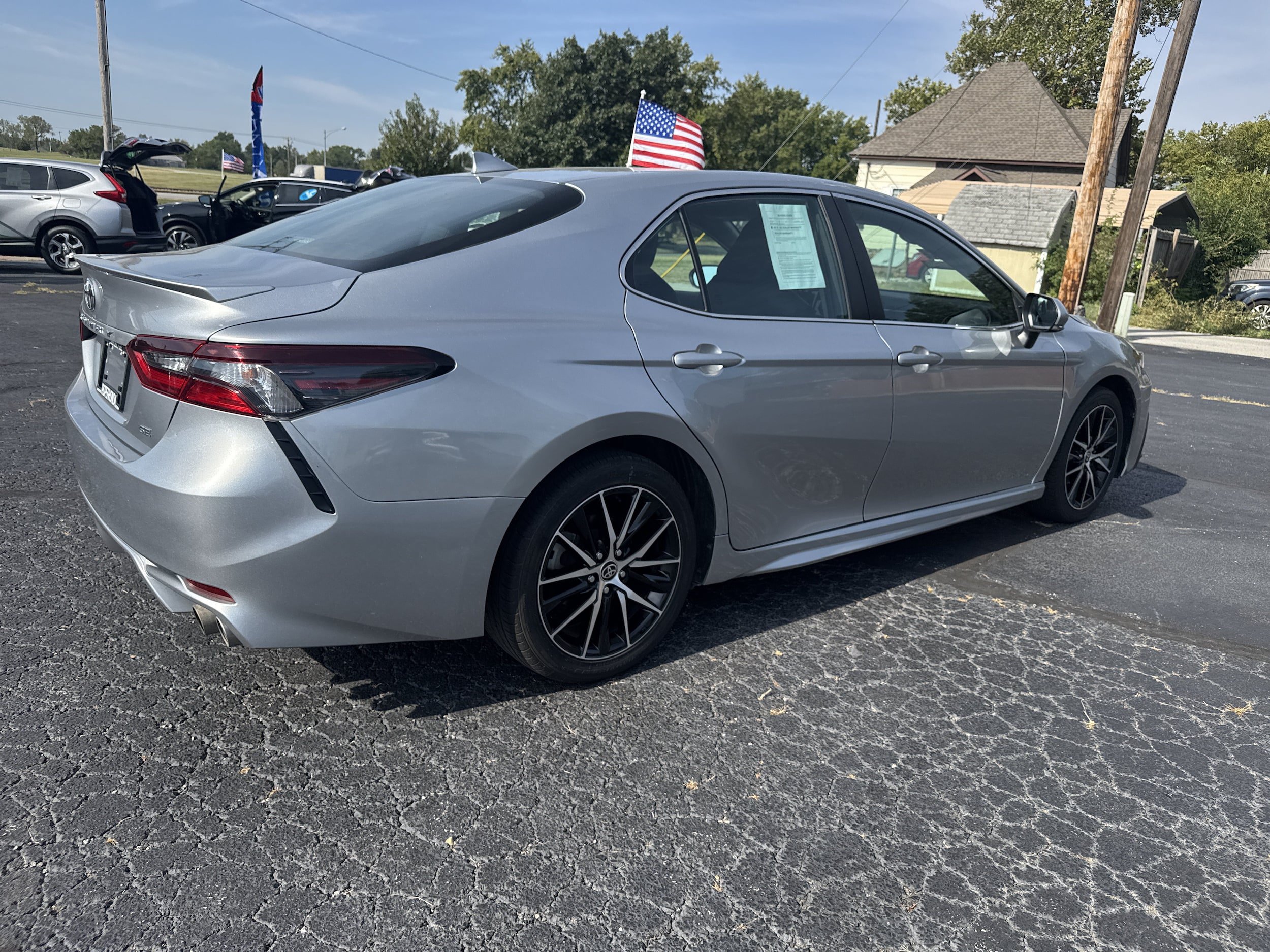 Used 2024 Toyota Camry SE FWD image 4