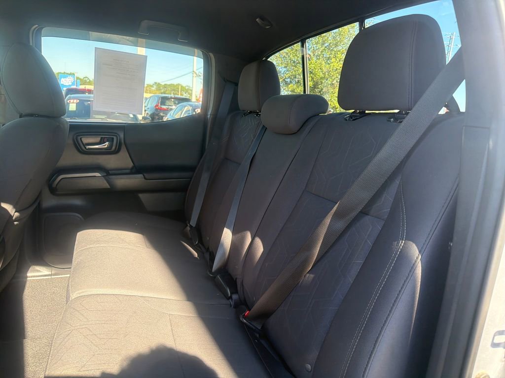 Used 2018 Toyota Tacoma TRD Off-Road image 23