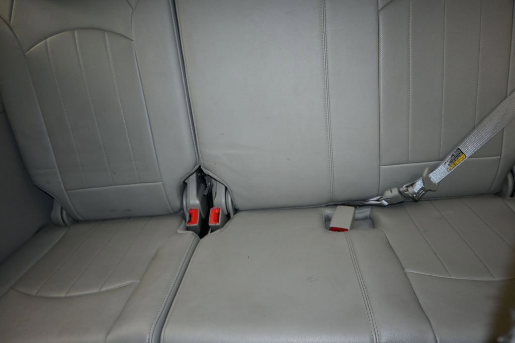 Used 2011 Buick Enclave CXL FWD image 17