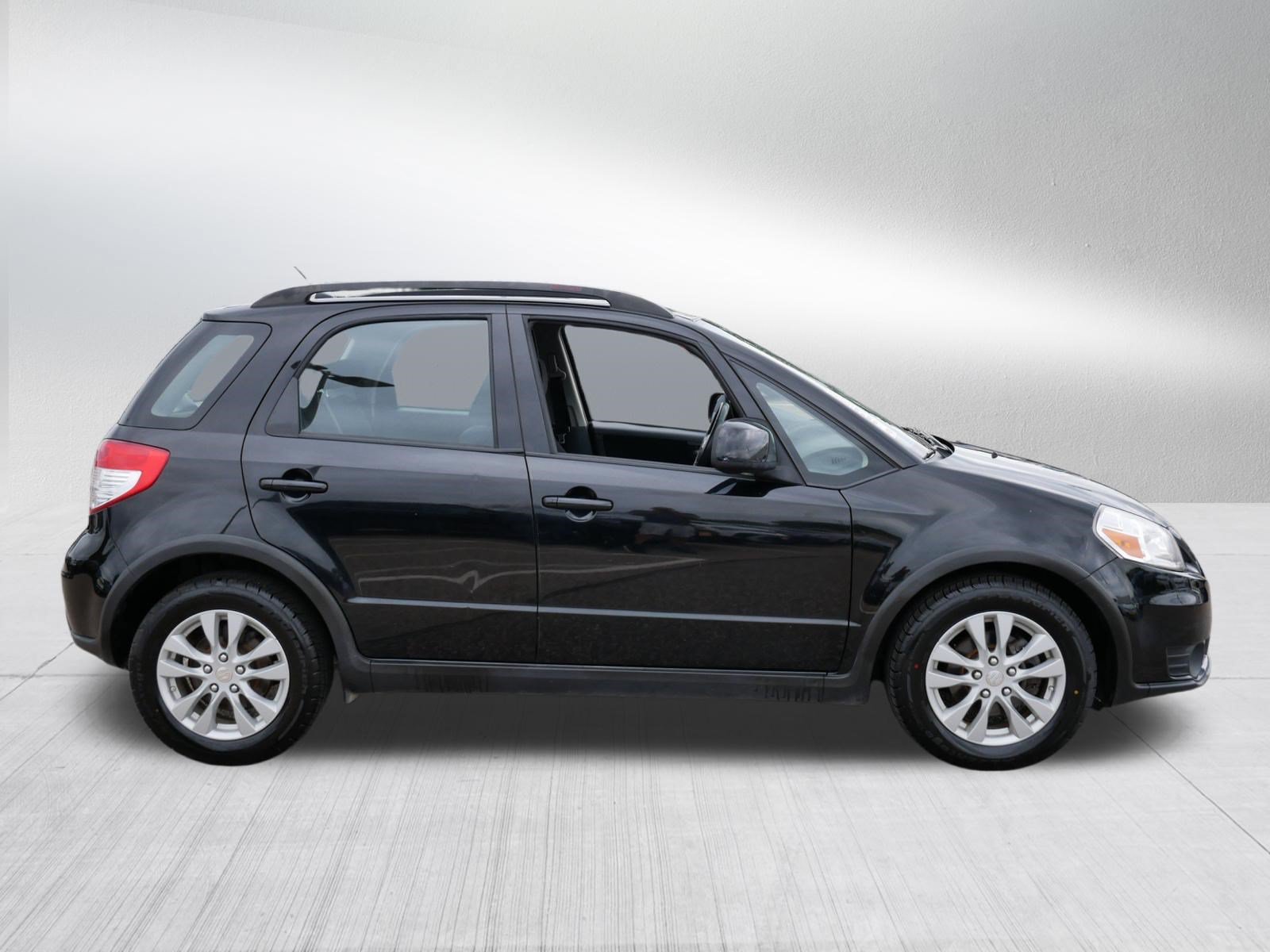 Used 2013 Suzuki SX4 Premium AWD/4WD image 8