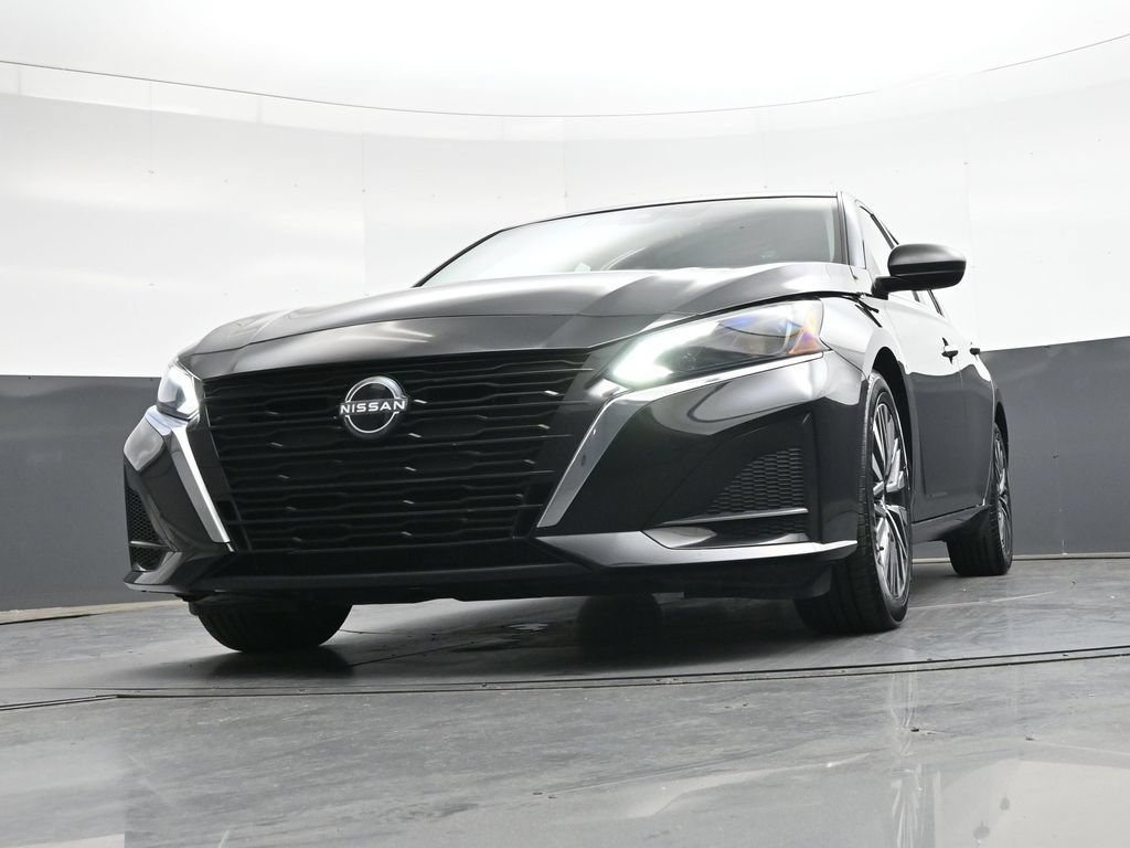 Used 2024 Nissan Altima 2.5 SV FWD image 48