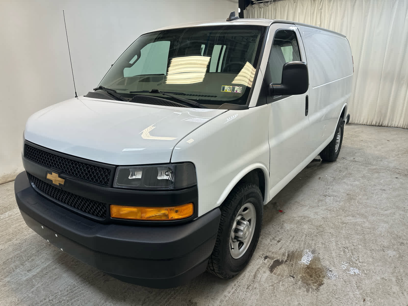 Used 2018 Chevrolet Express 2500 w/ Driver Convenience Package image 9