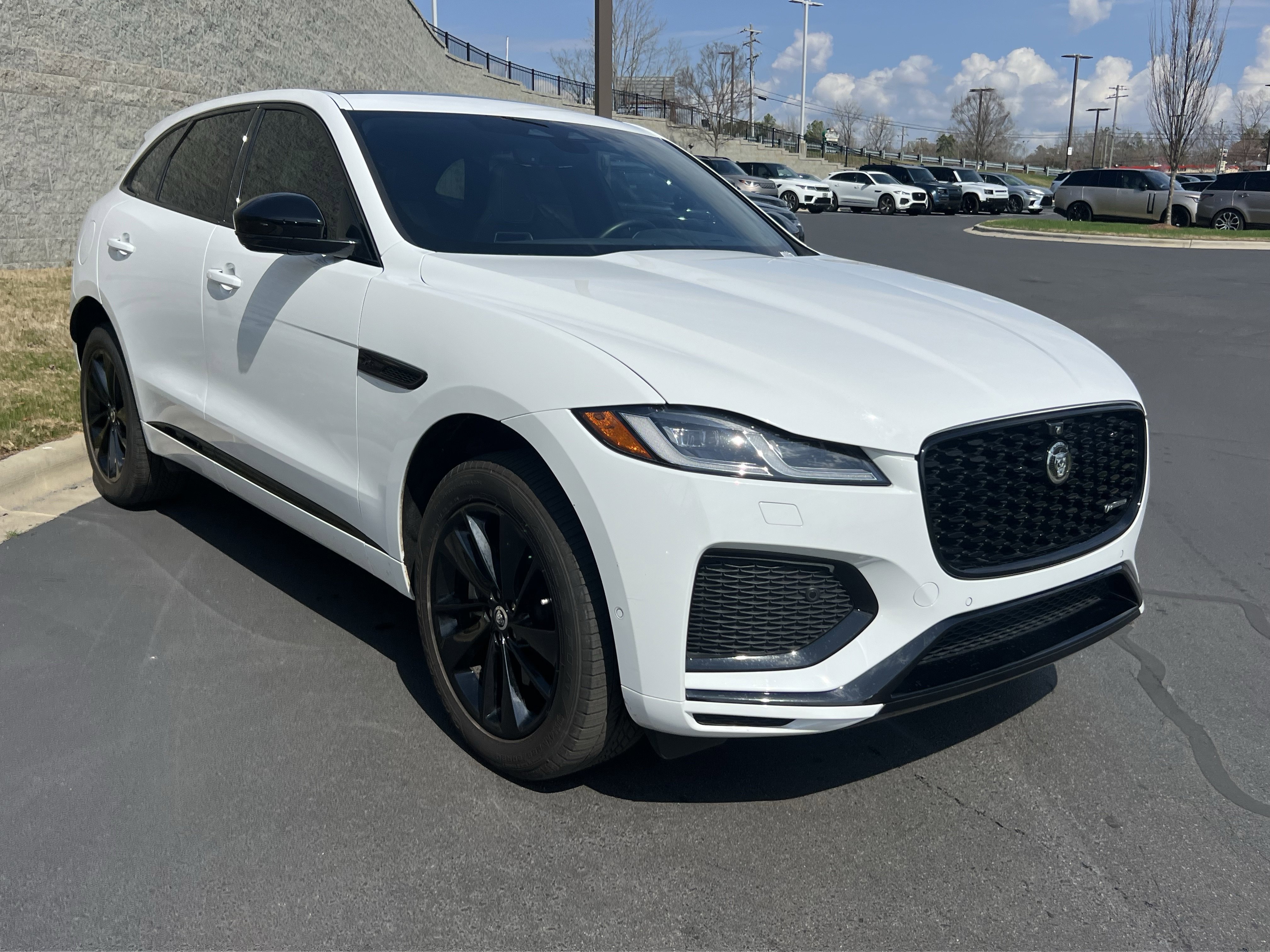 Certified 2025 Jaguar F-PACE R-Dynamic S image 8
