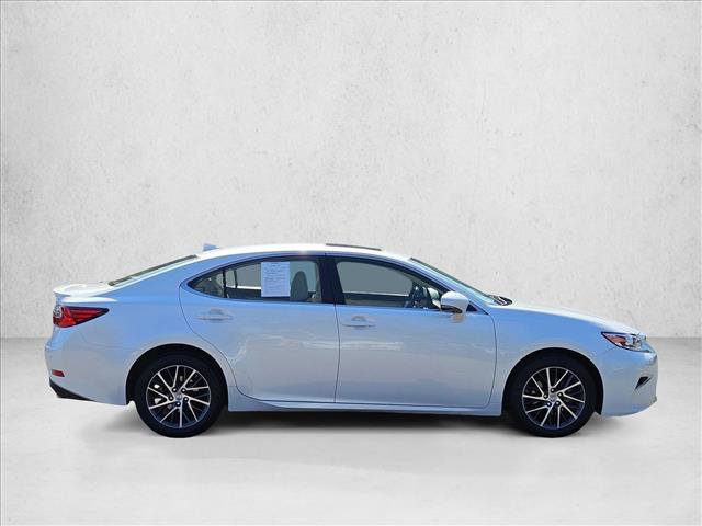 Used 2016 Lexus ES 350 w/ Navigation System Package FWD image 4