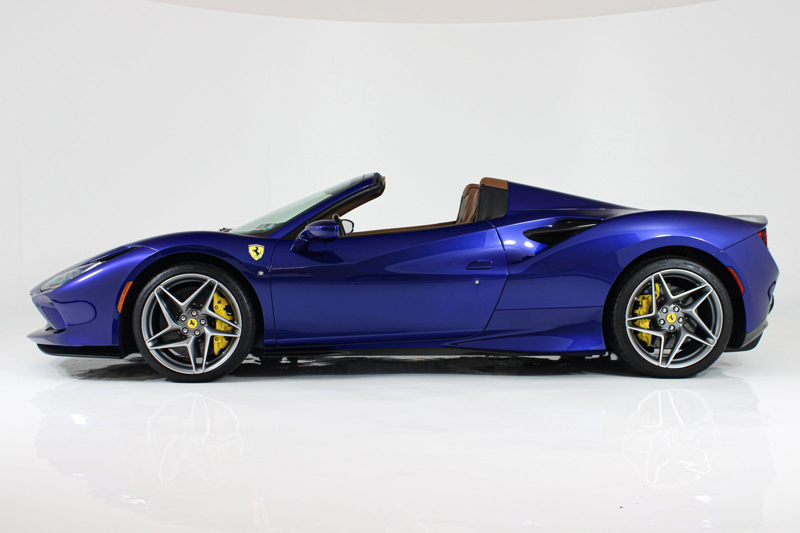Certified 2023 Ferrari F8 Tributo RWD image 4