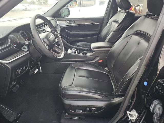 Used 2025 Jeep Grand Cherokee L Limited image 6