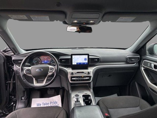 Used 2022 Ford Explorer XLT AWD/4WD image 3