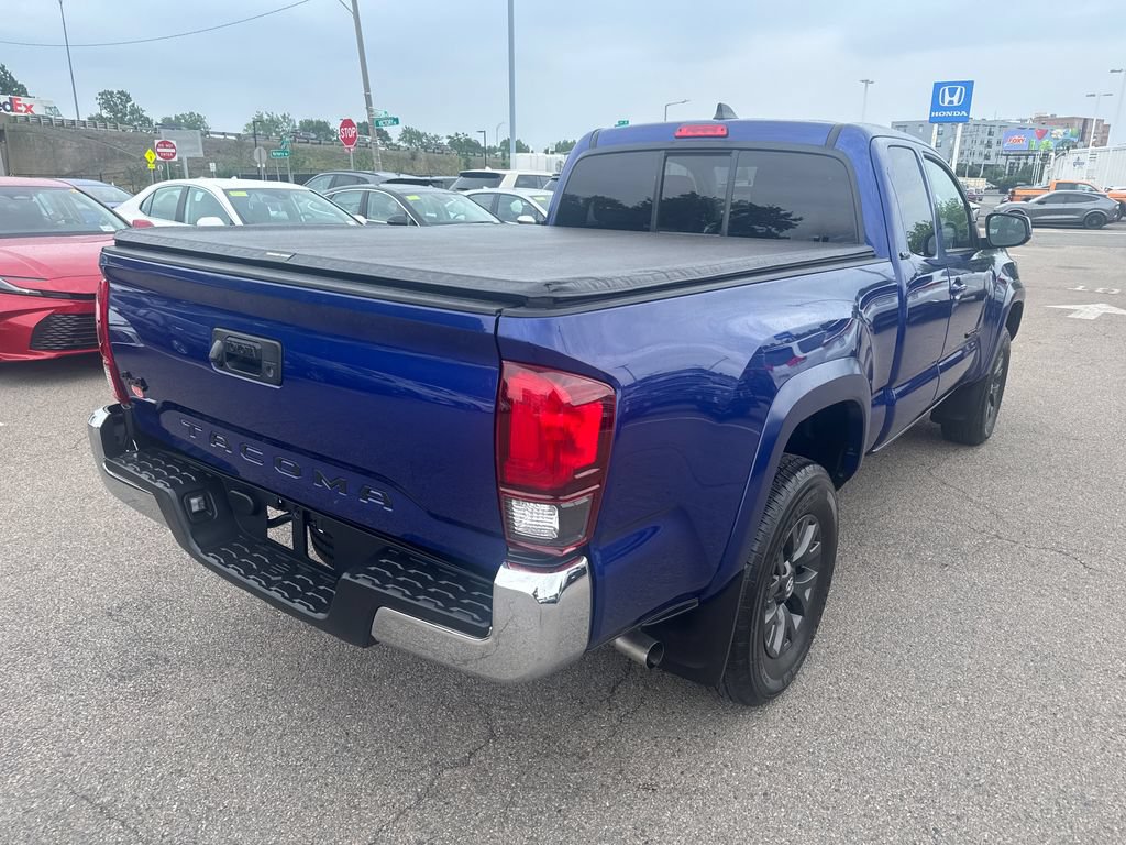 Used 2022 Toyota Tacoma SR5 AWD/4WD image 17