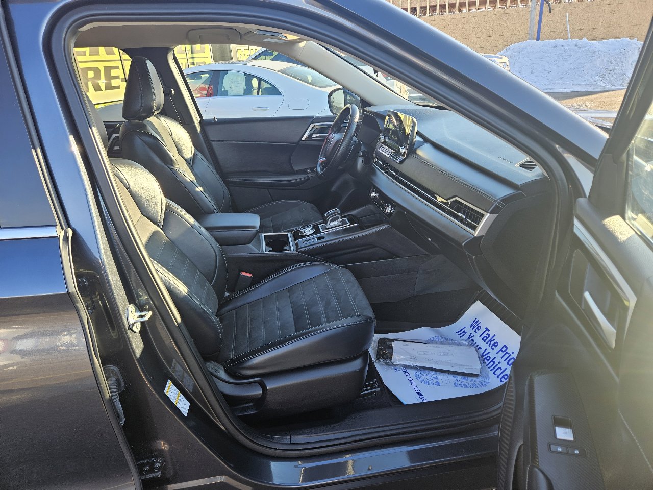 Used 2024 Mitsubishi Outlander AWD image 10